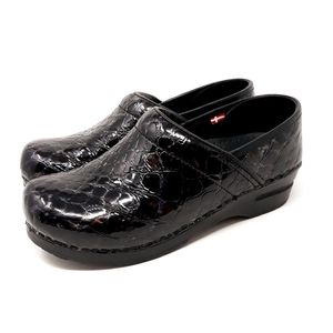 Sanita Patent Leather Croc Print Clogs Sz 38